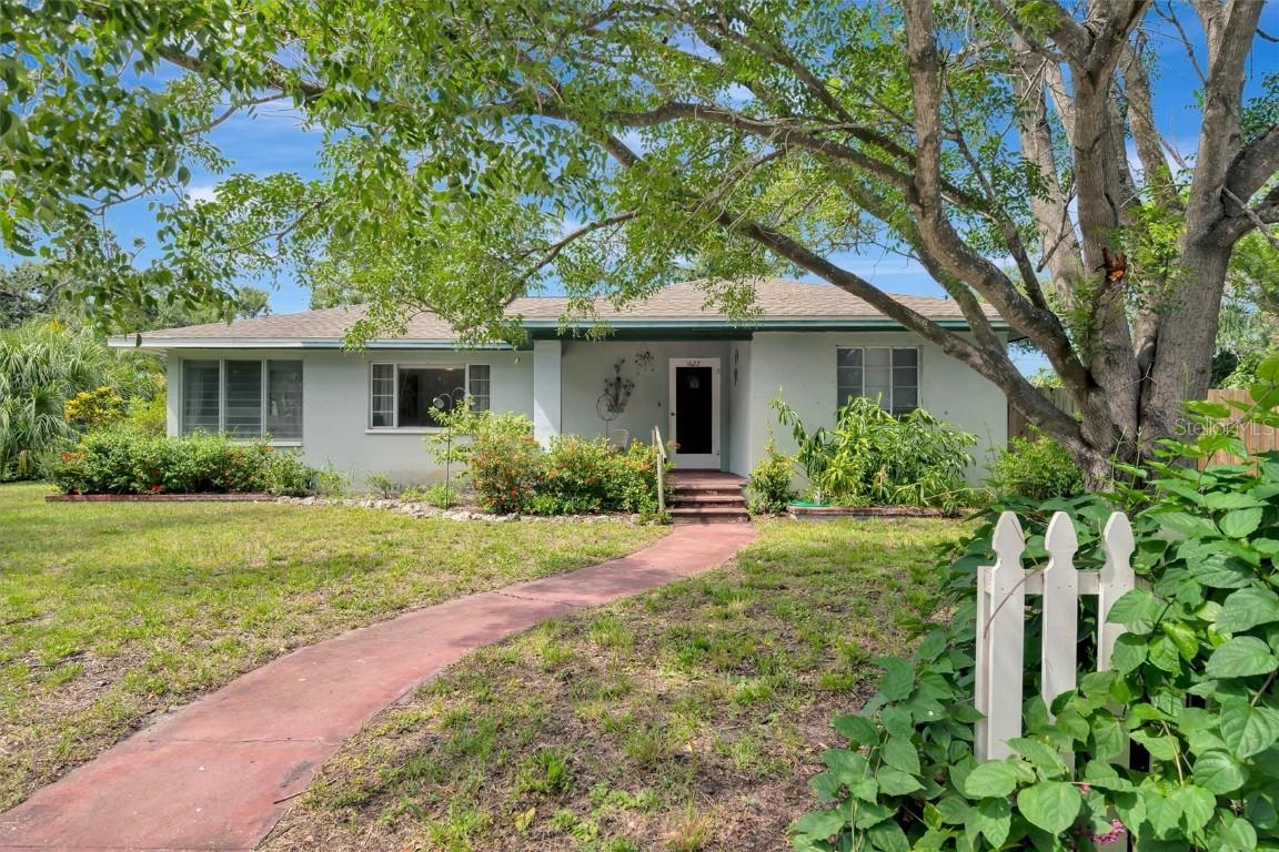 1622 18th Ave., Bradenton, FL 34205