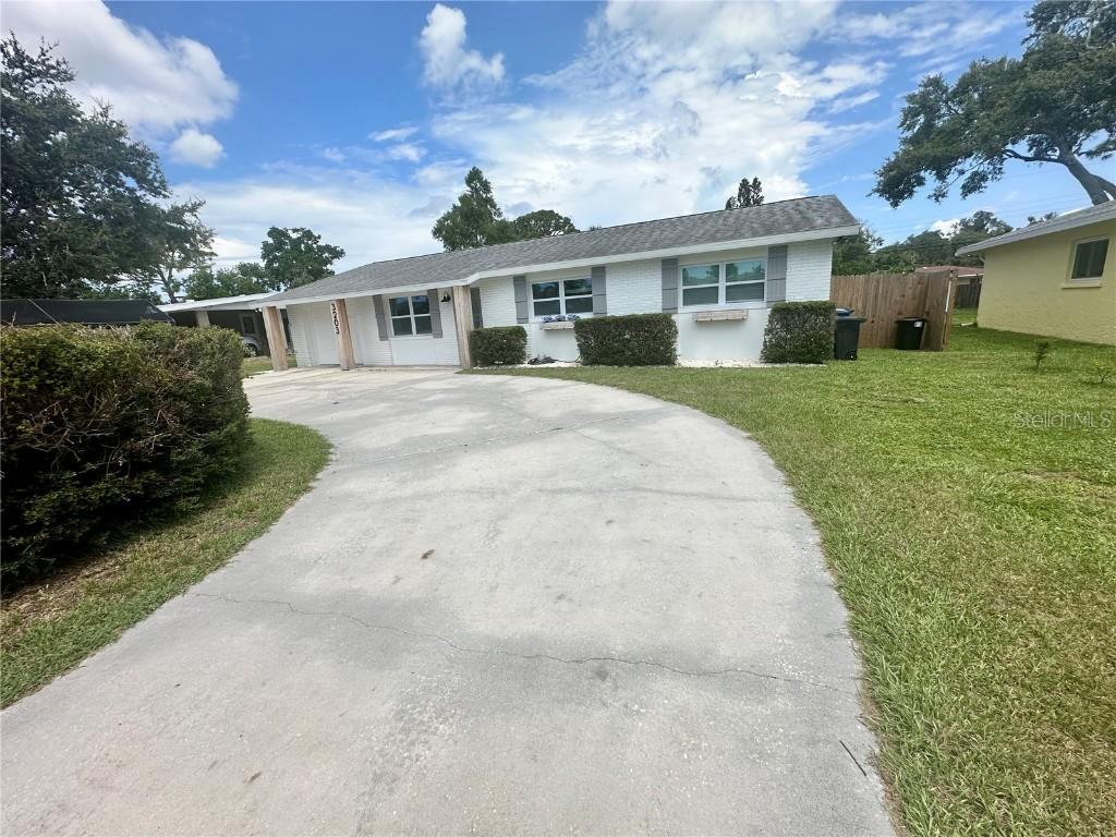 3203 52nd Avenue Dr., Bradenton, FL 34207