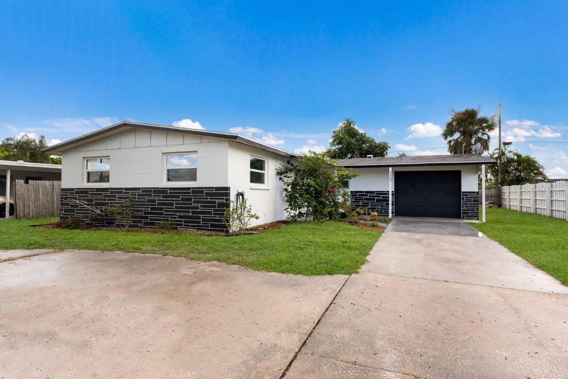 5303 40th Ave., Bradenton, FL 34209