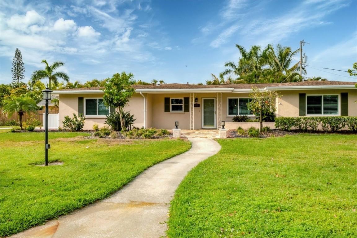3072 Meyer Dr., Sarasota, FL 34239