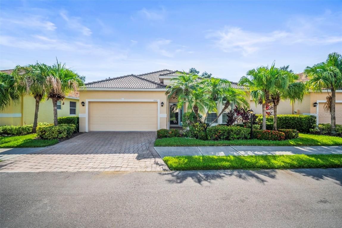 7727 33rd St., Sarasota, FL 34243