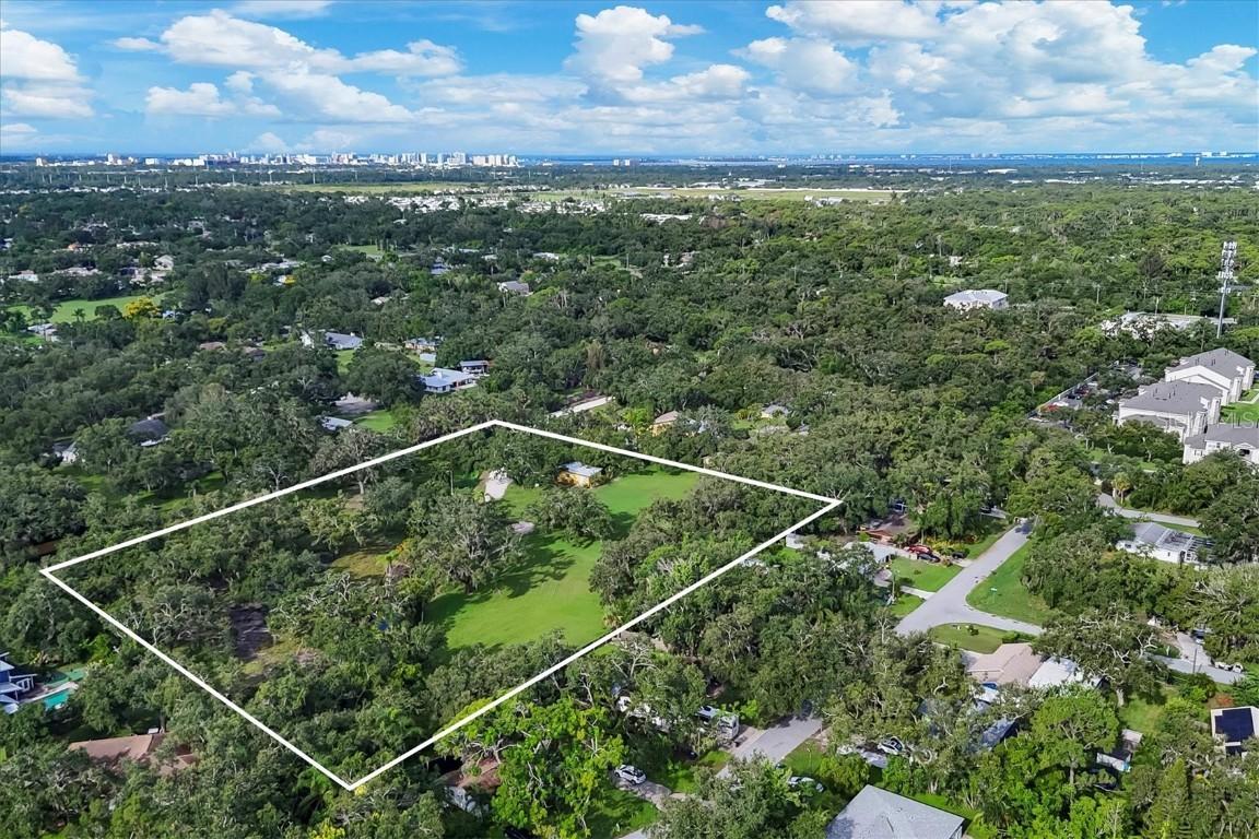 3401 51st St., Sarasota, FL 34235