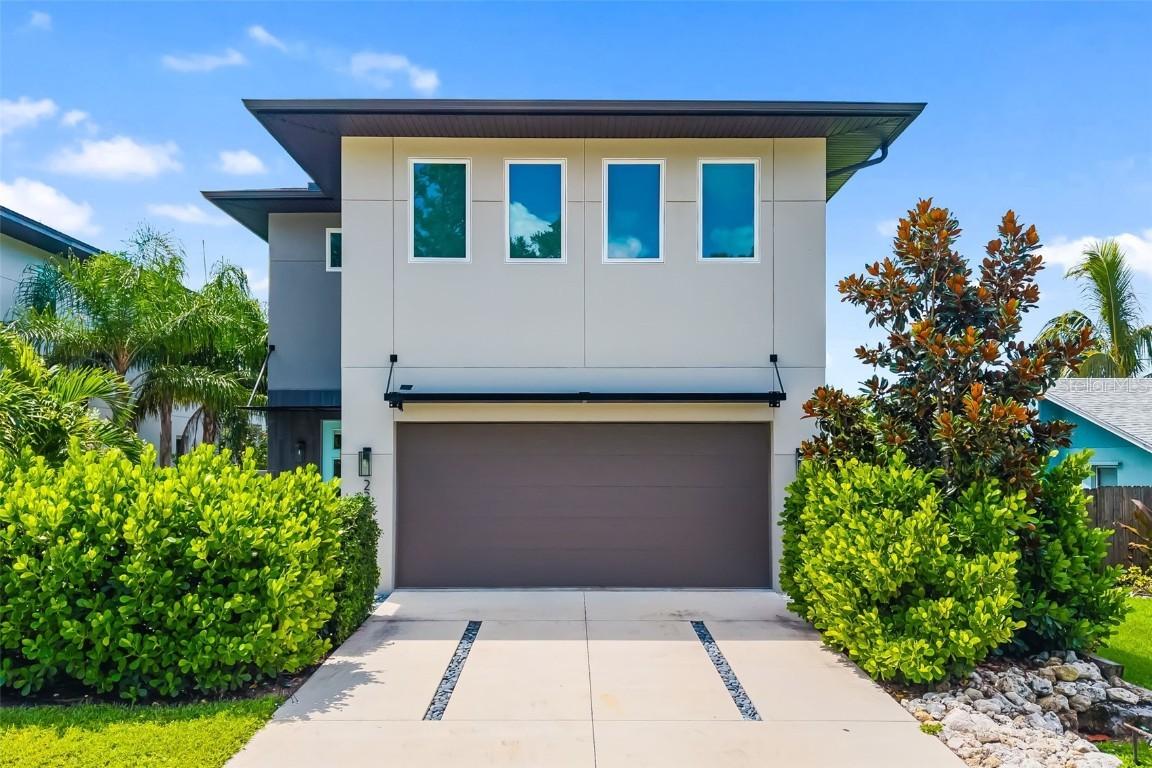 2220 Pine Ter., Sarasota, FL 34231