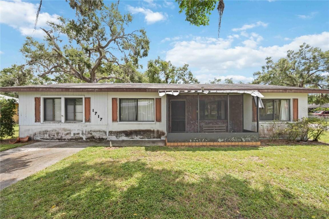 1717 8th St., Palmetto, FL 34221