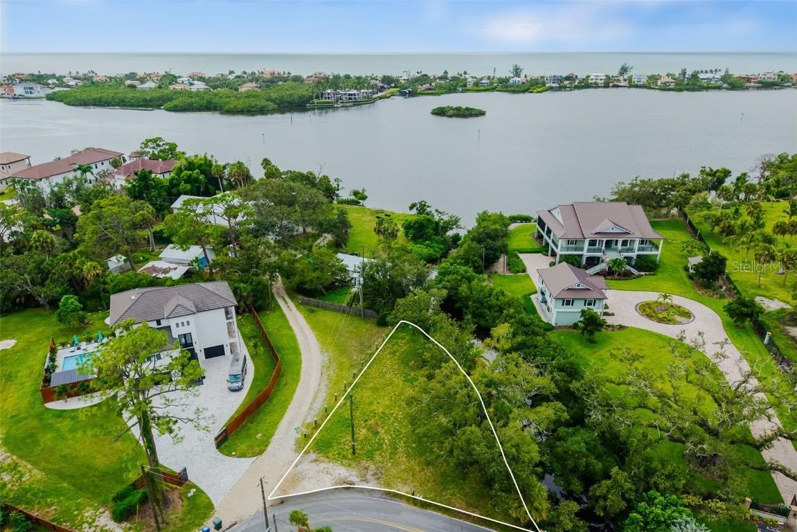 Oak St., Nokomis, FL 34275