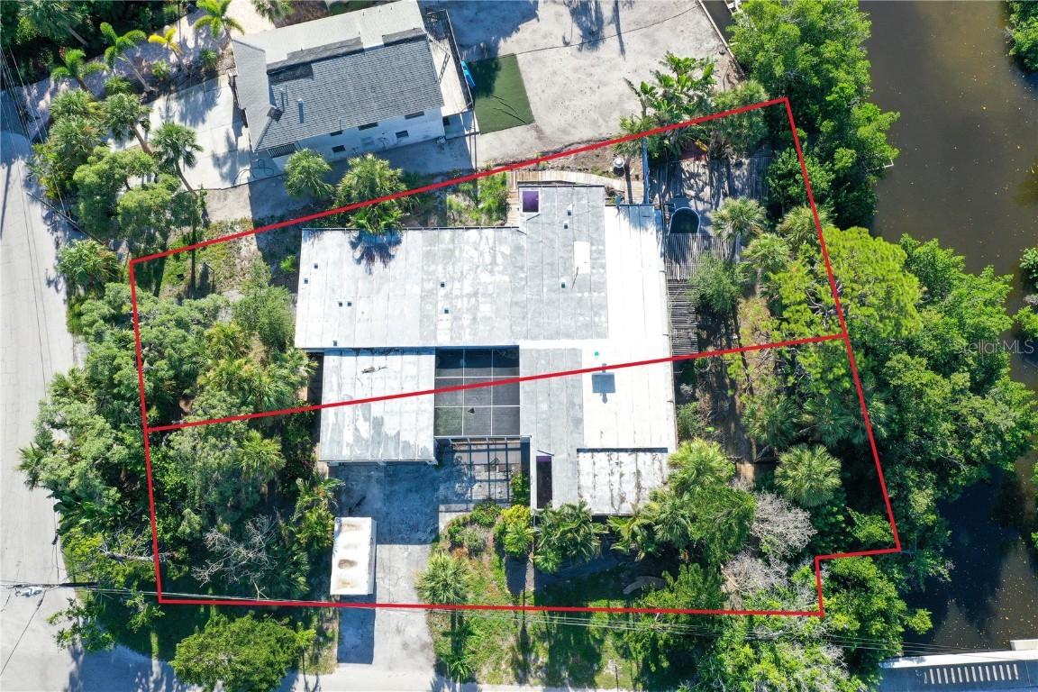 2 Island Cir., Sarasota, FL 34242