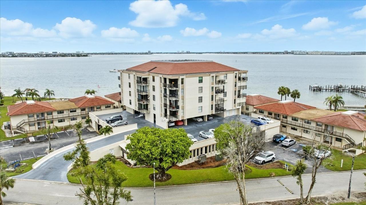 6051 Sun Blvd. #403, St Petersburg, FL 33715