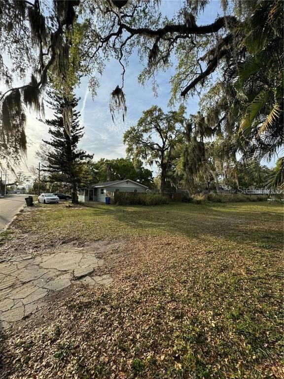 1221 4th Ave., Bradenton, FL 34208
