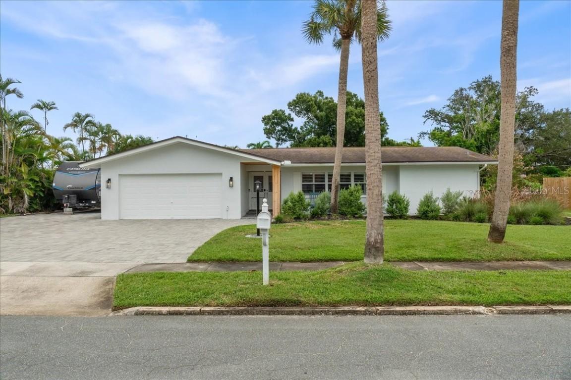 1039 Bayshore Ave., Fort Myers, FL 33919