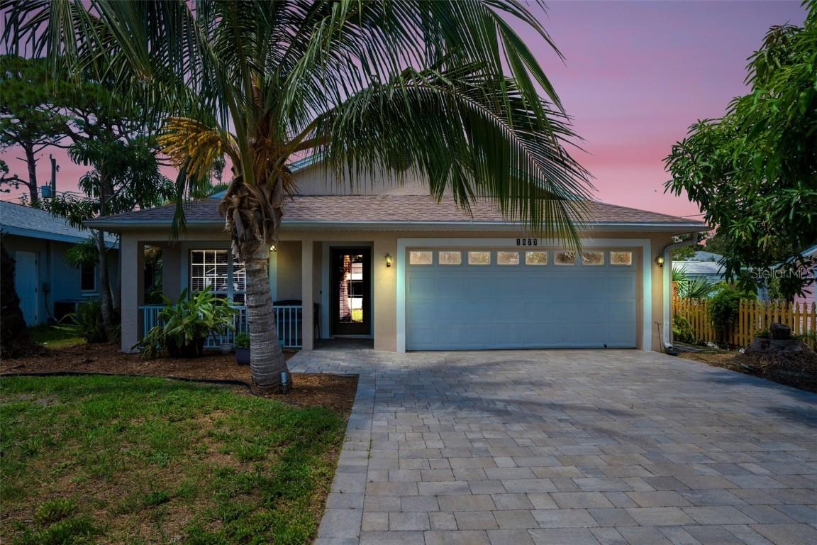 1877 Vamo Dr., Sarasota, FL 34231