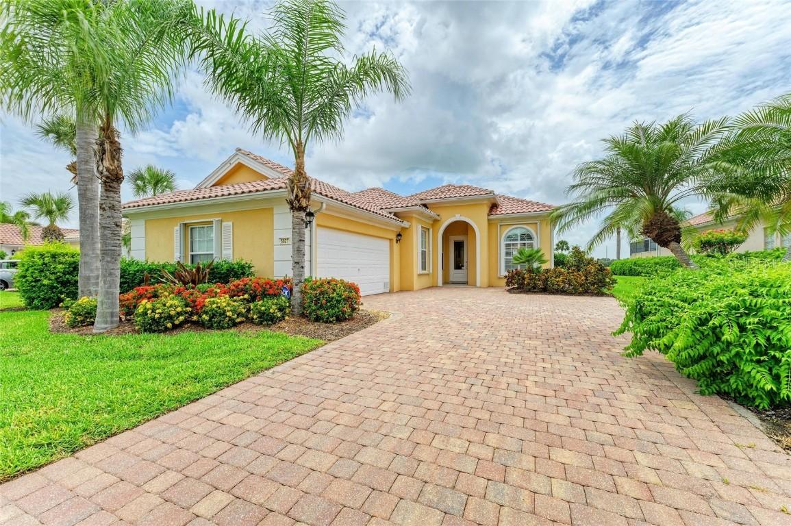 5827 Benevento Dr., Sarasota, FL 34238