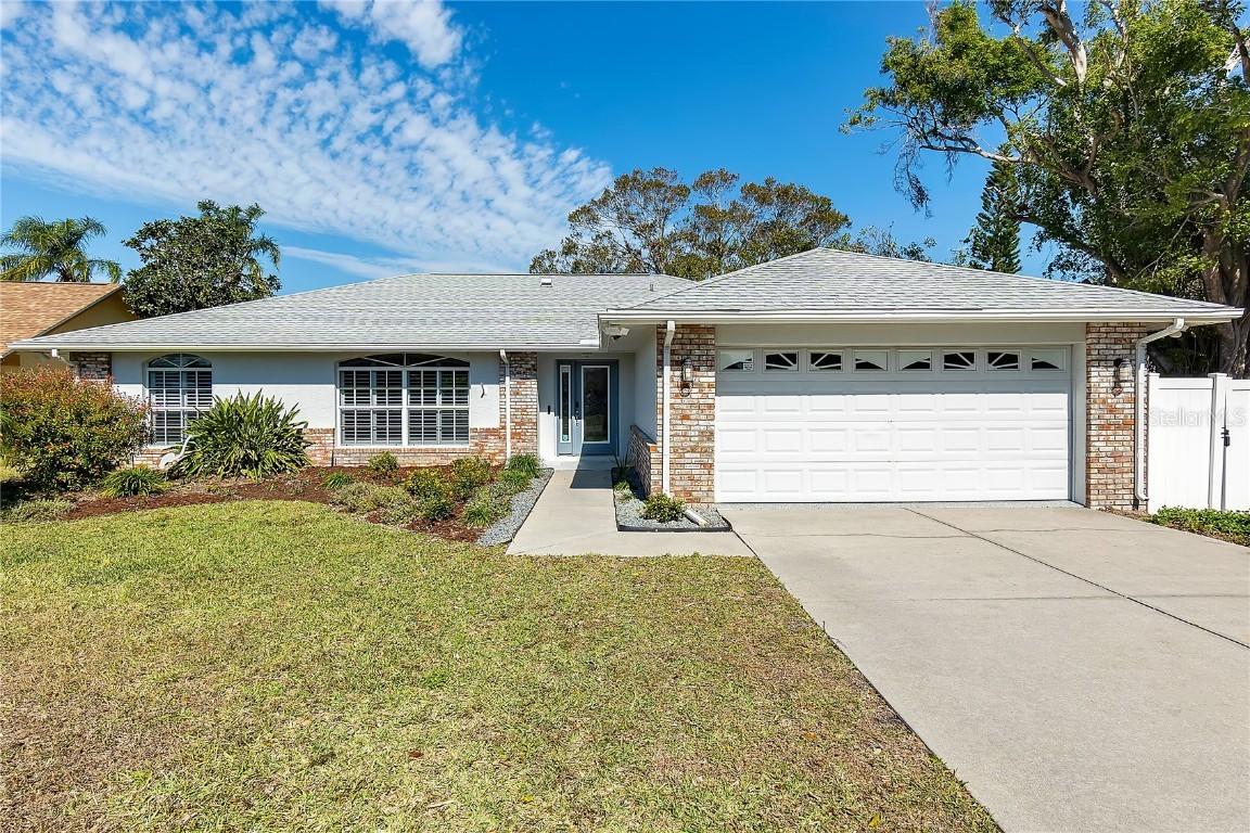 911 Wee Burn Pl., Sarasota, FL 34243