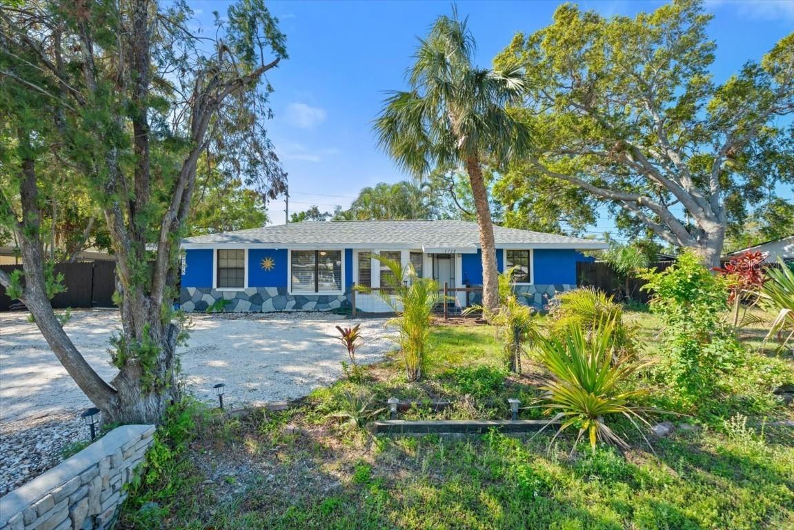 2728 Trinidad St., Sarasota, FL 34231