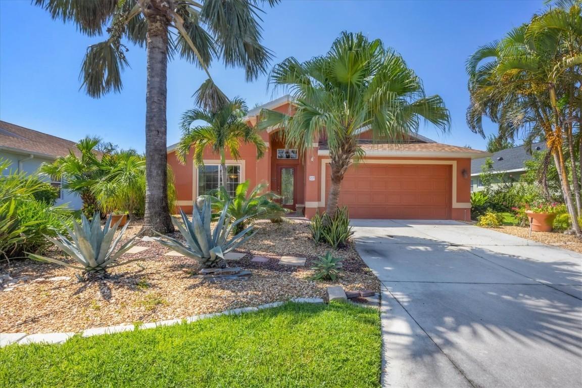 5227 Lansdowne Way, Palmetto, FL 34221