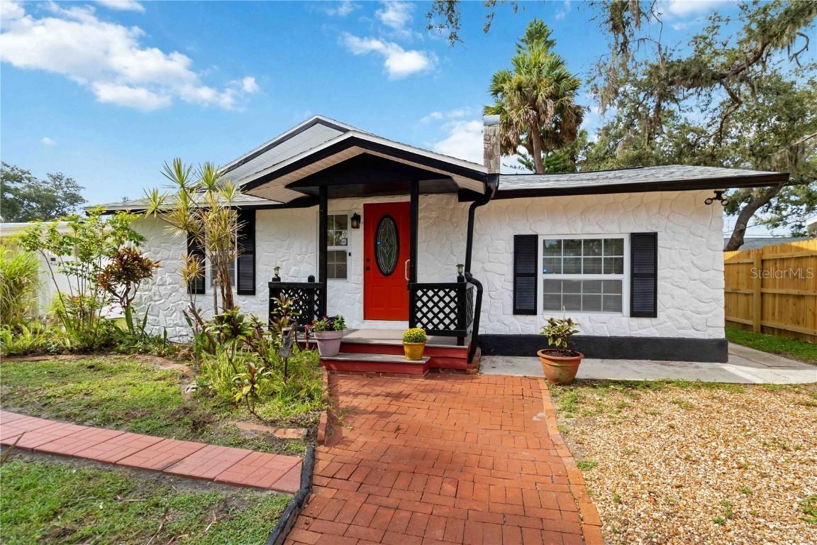 2635 Arnold St., Sarasota, FL 34231