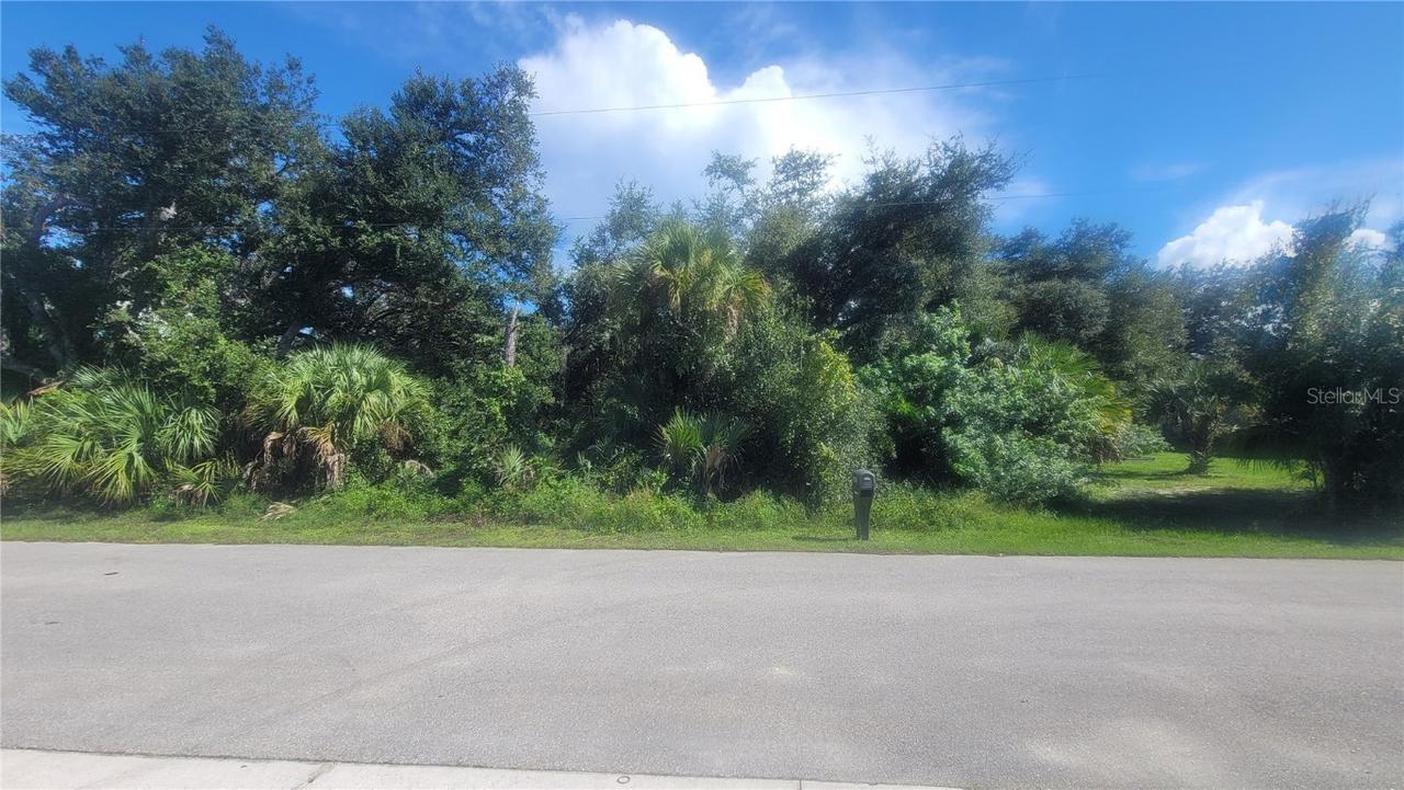 Dunsmuir Rd, North Port, FL 34288