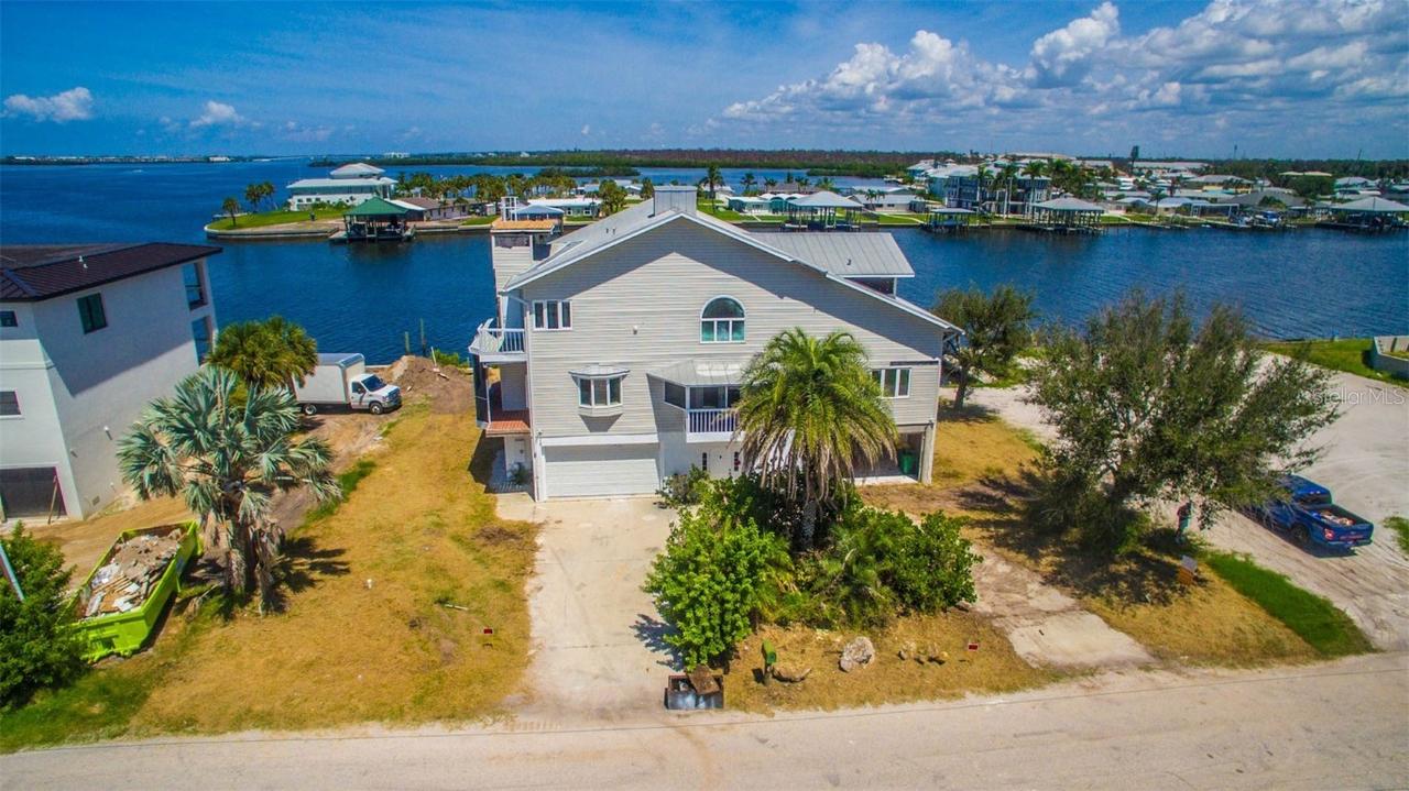 1922 Mississippi Ave., Englewood, FL 34224