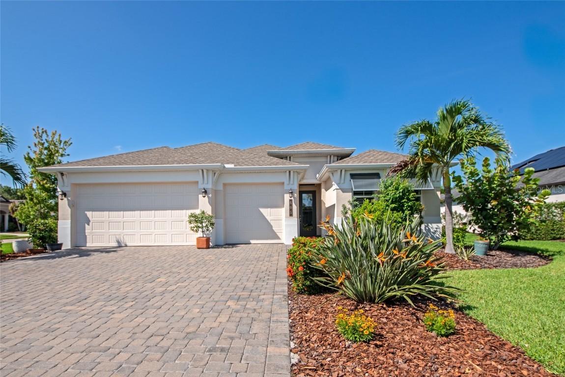 605 Rosemary Cir., Bradenton, FL 34212
