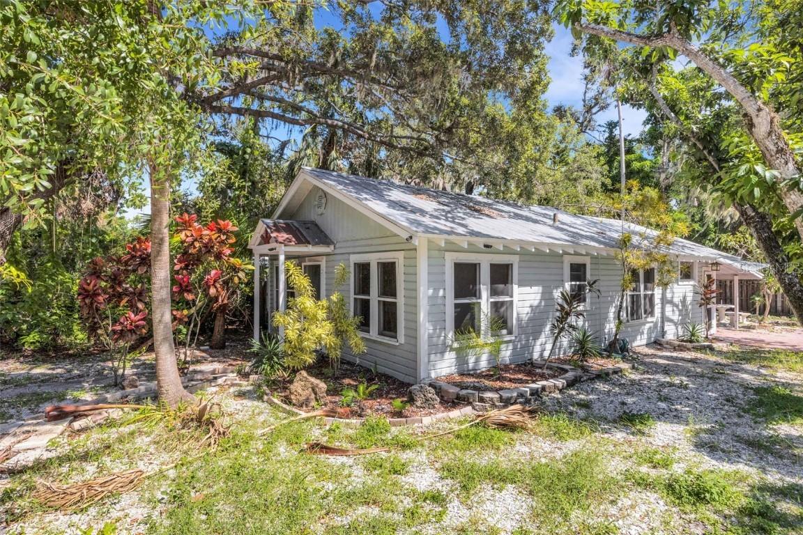 1300 40th St., Sarasota, FL 34234