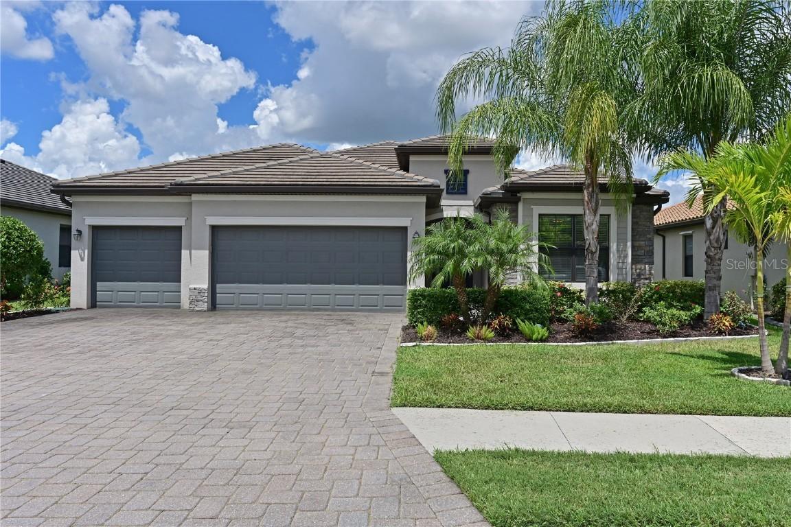 11525 Autumn Leaf Way, Bradenton, FL 34212
