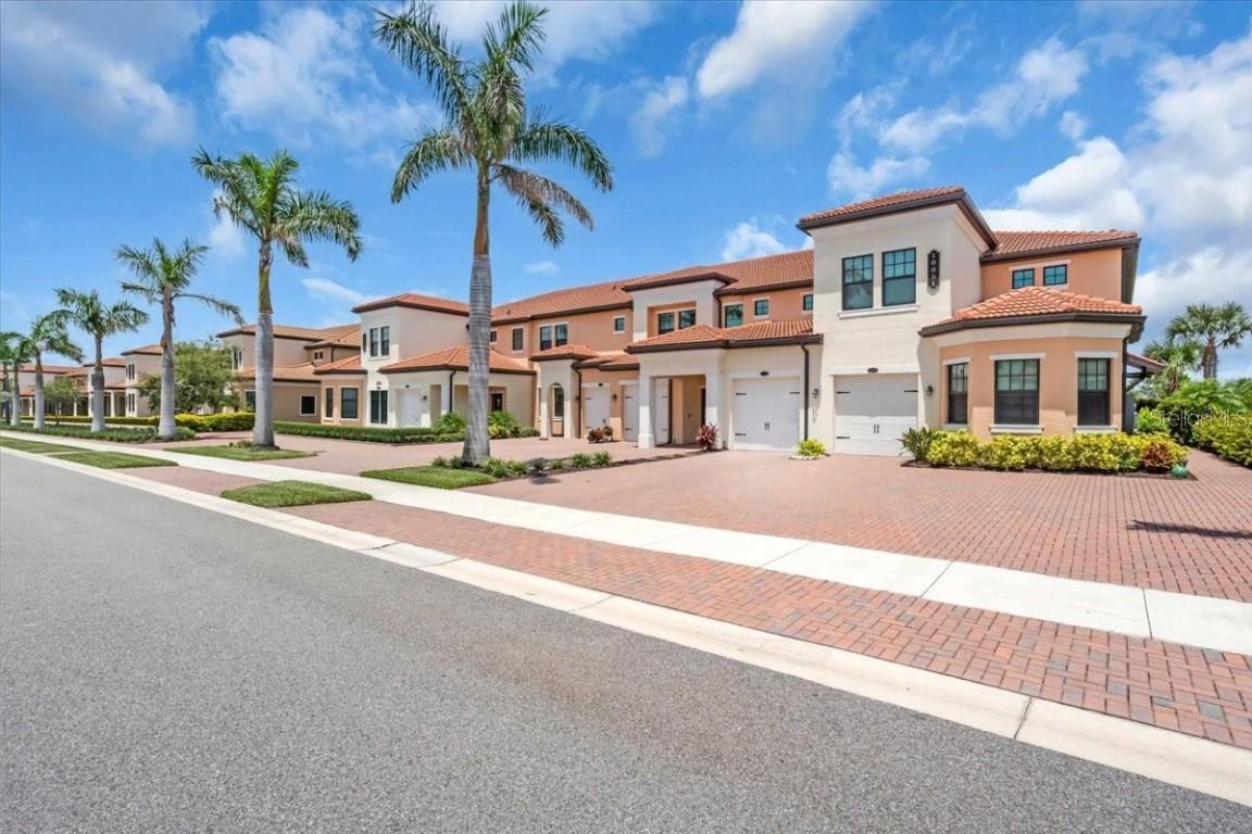 10051 Crooked Creek Dr. #202, Venice, FL 34293