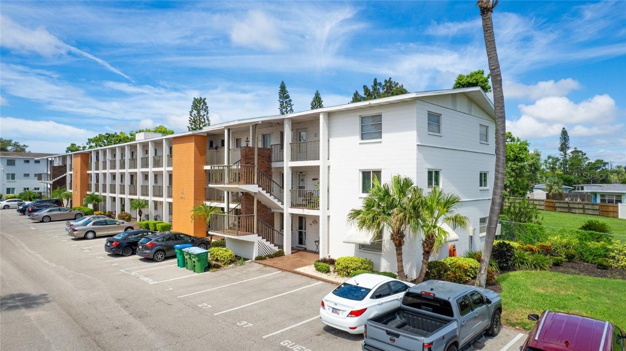 5882 Canal Dr. #J-7, Bradenton, FL 34207