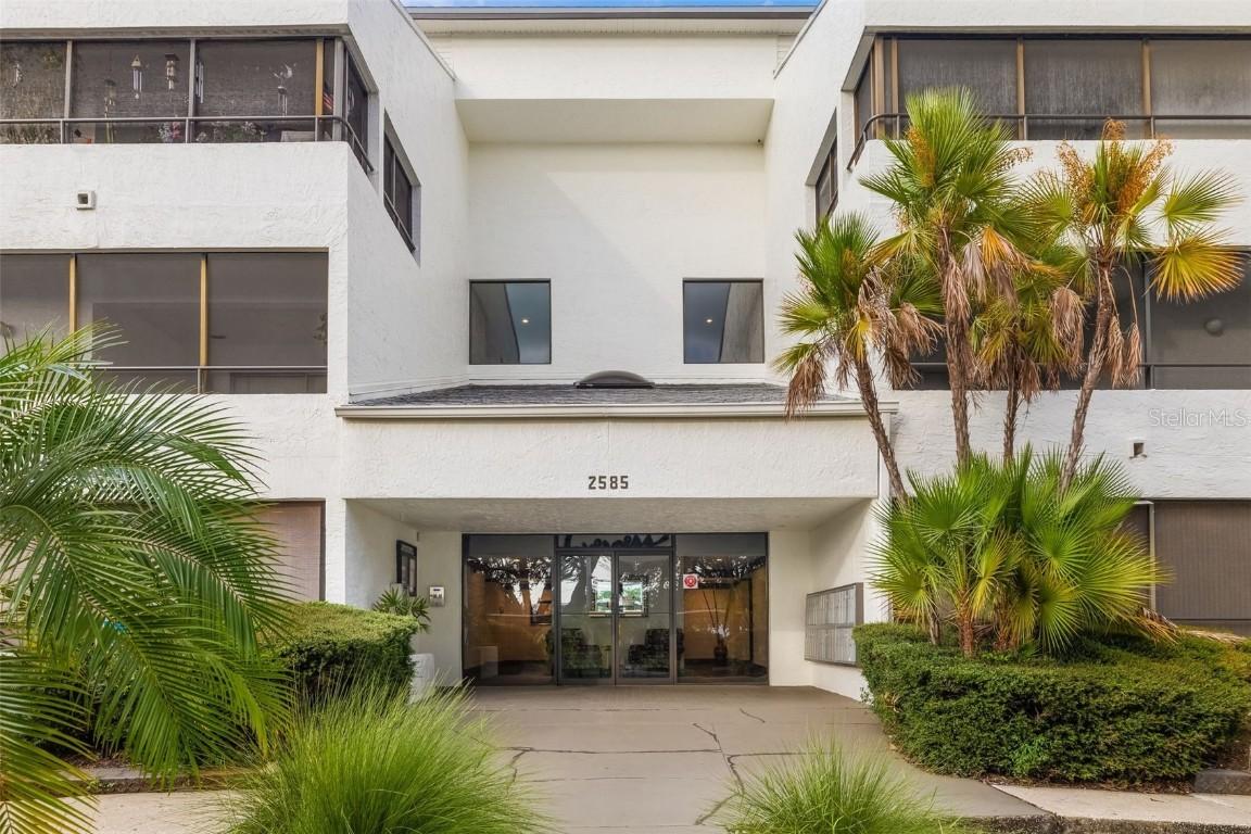 2585 Countryside Blvd. #4302, Clearwater, FL 33761