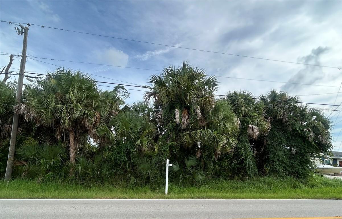 9041 Fruitland Ave., Englewood, FL 34224