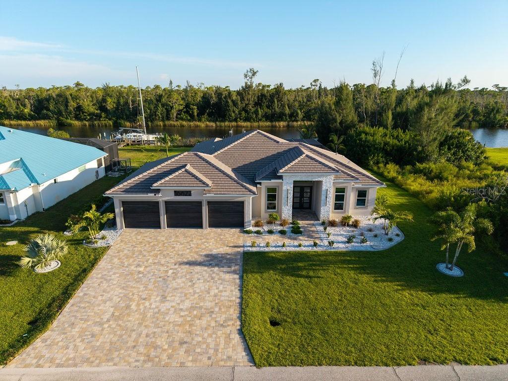 16622 Liggett Cir., Port Charlotte, FL 33981