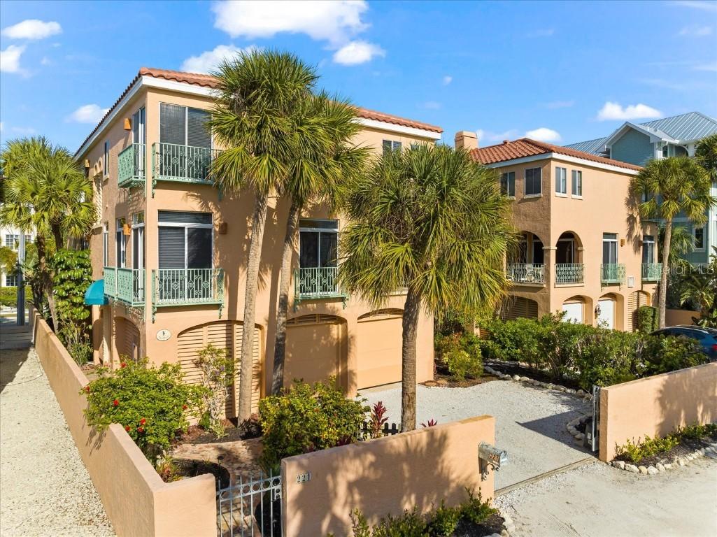 221 Tenacity Ln., Sarasota, FL 34242