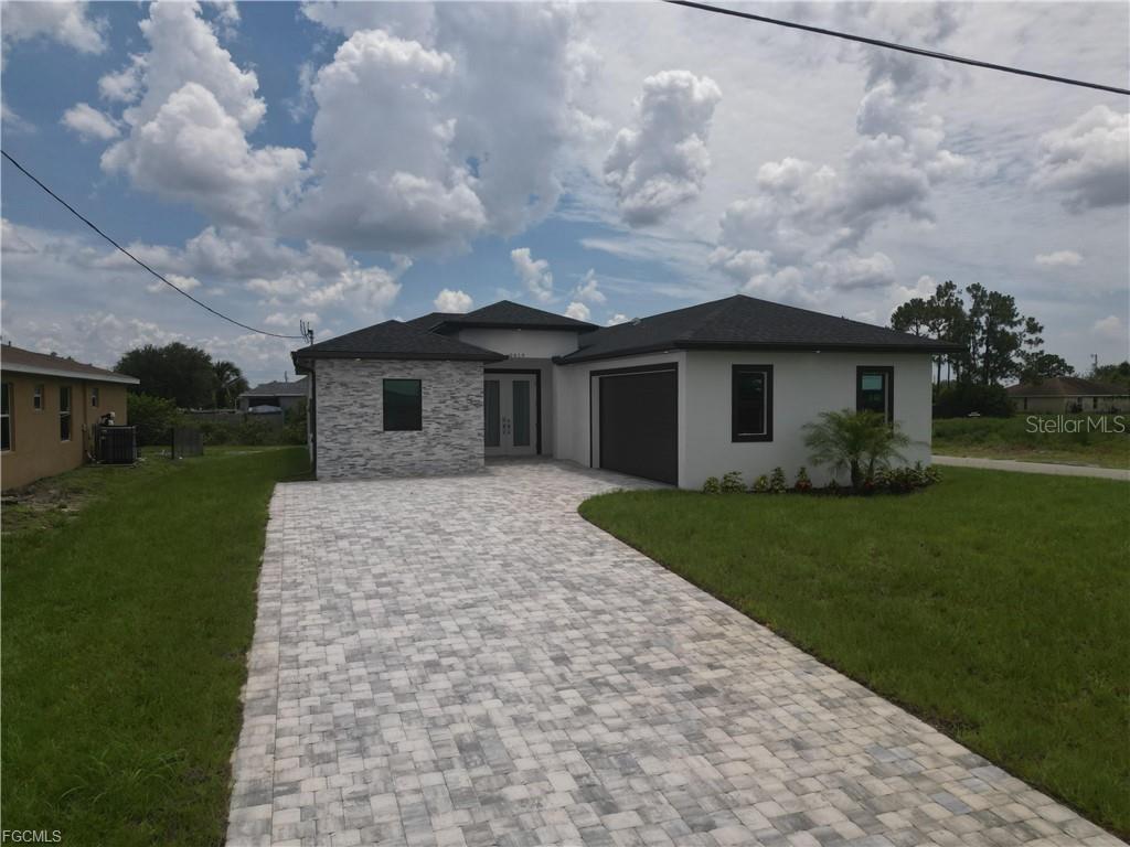 2619 15th St., Lehigh Acres, FL 33976