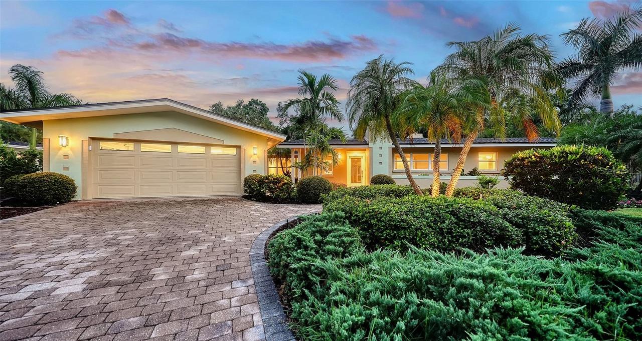 734 Indian Beach Cir., Sarasota, FL 34234