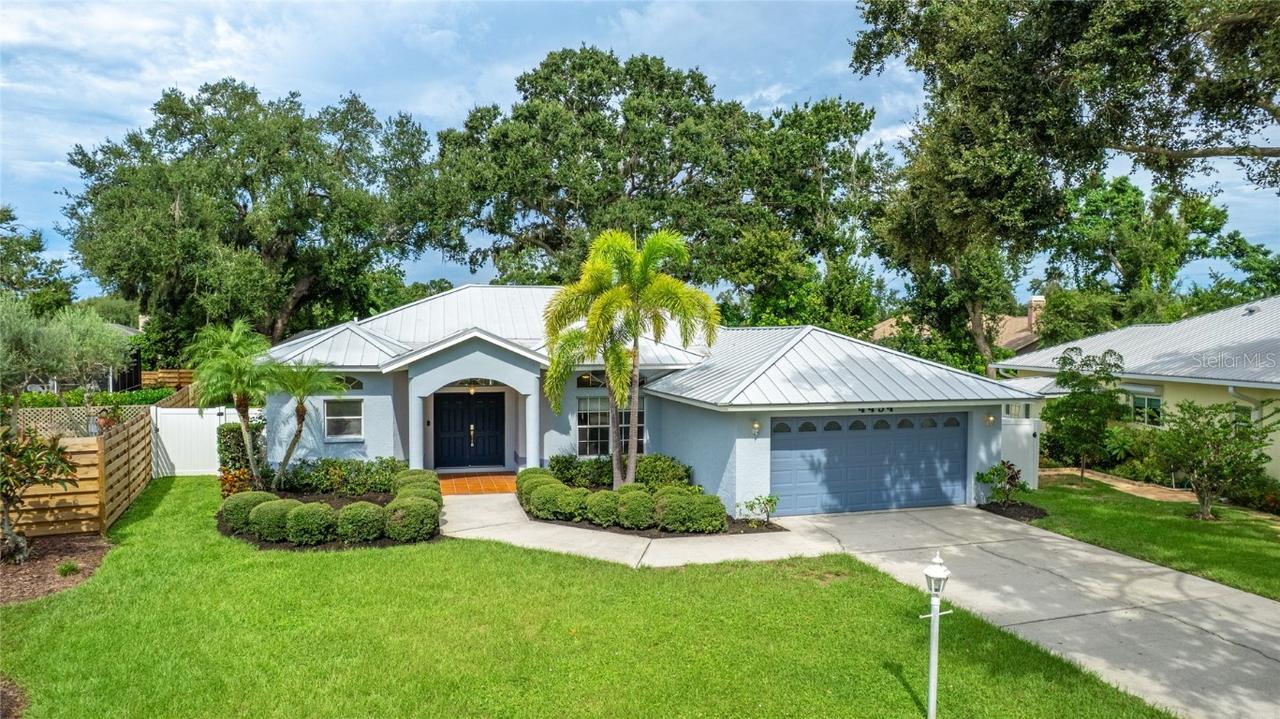 4454 Hollybrook Way, Sarasota, FL 34233