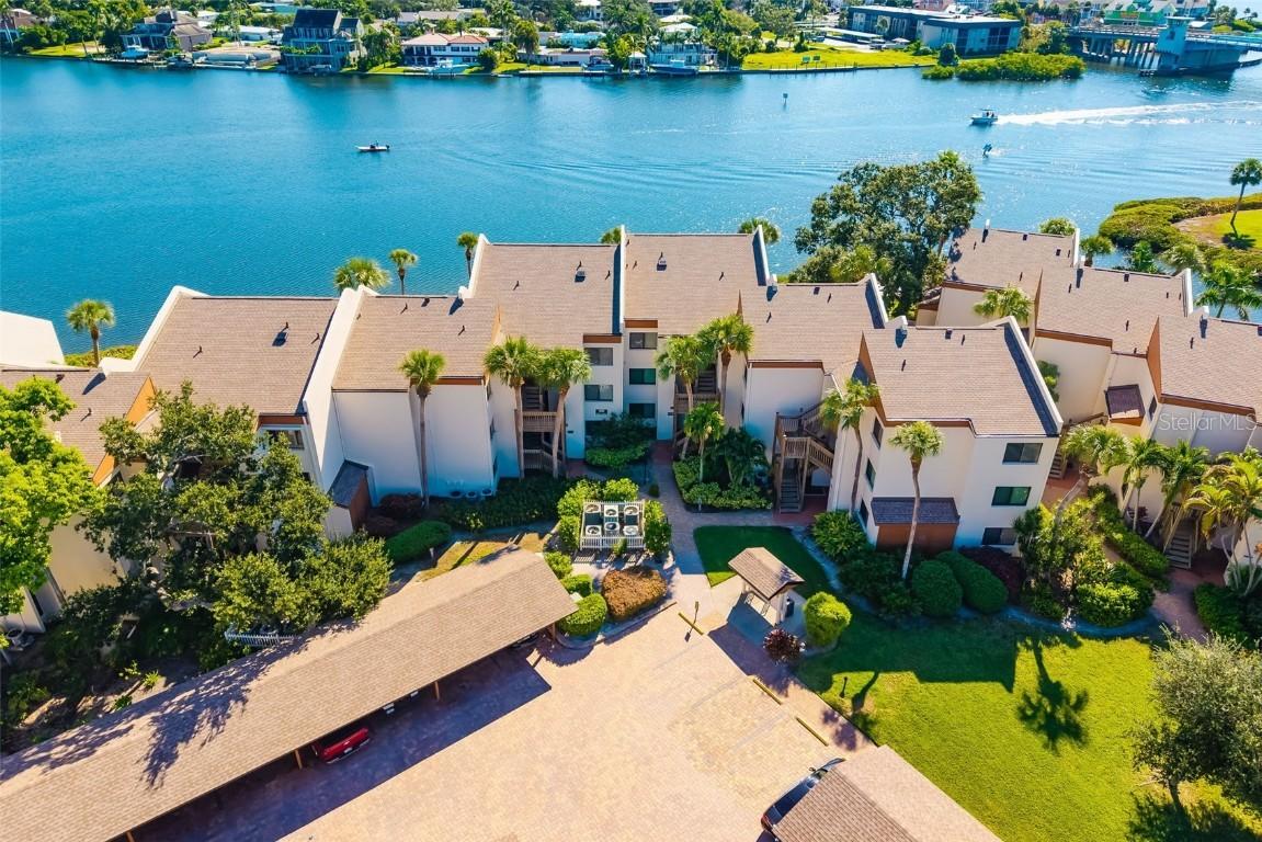 1900 Cove Ii Pl. #114, Sarasota, FL 34242
