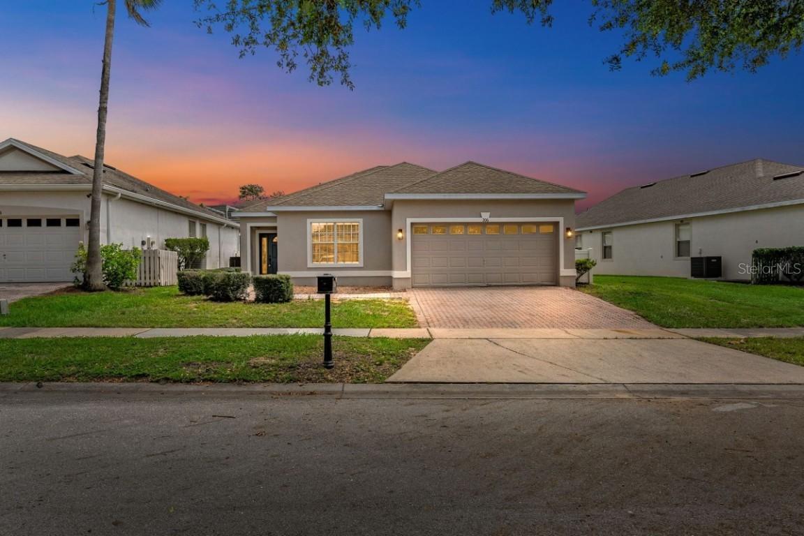 206 Herring St., Davenport, FL 33897