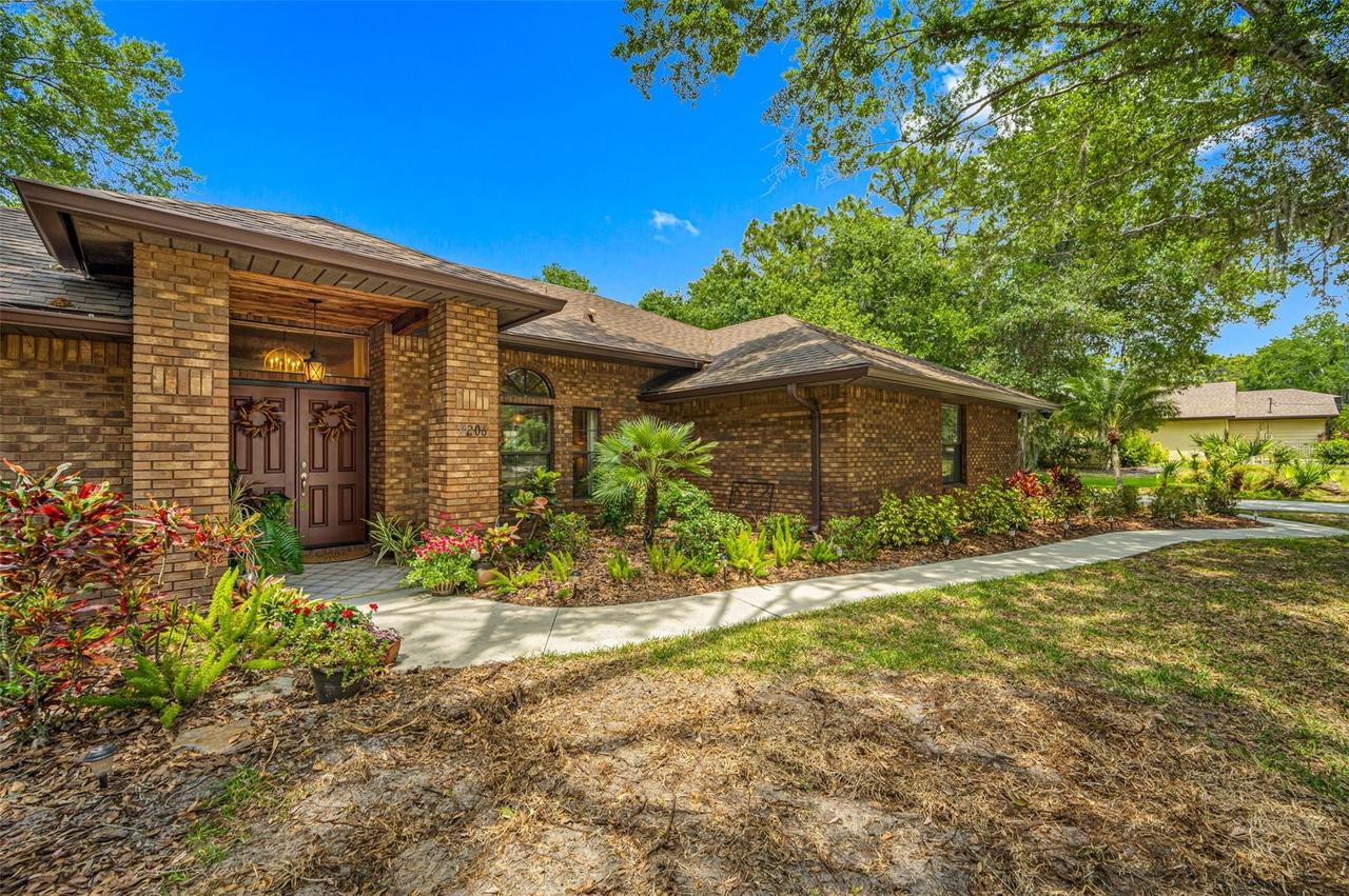 9206 65th Ave., Bradenton, FL 34202