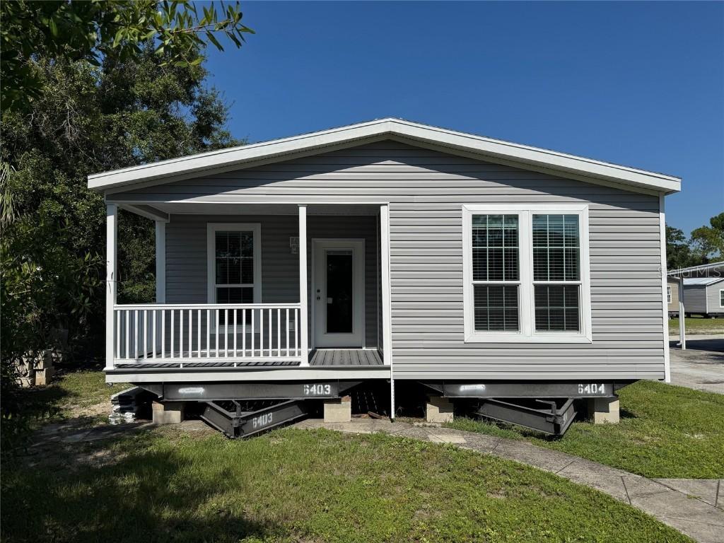 204 Freeport Dr., Sarasota, FL 34233