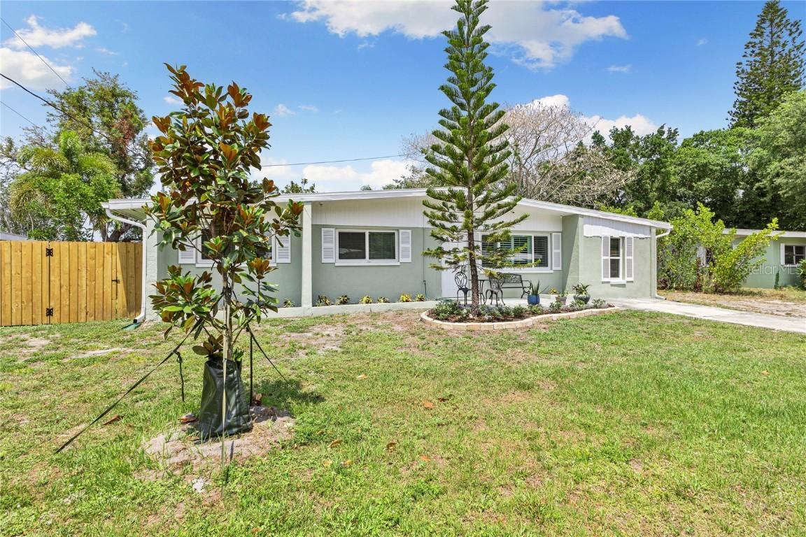 163 Sunway Ave., Sarasota, FL 34237