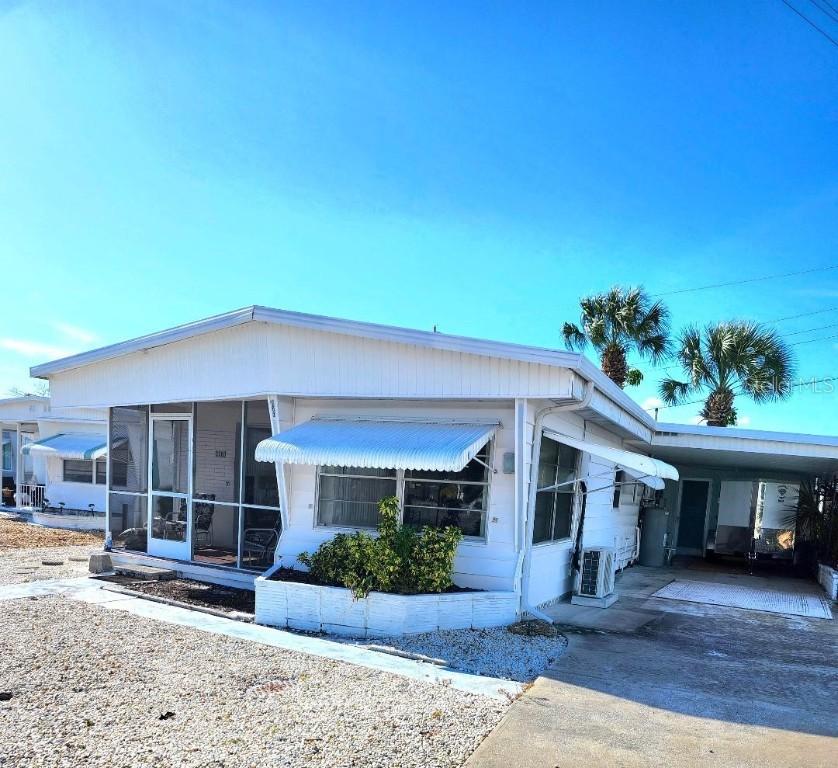 2203 Michigan Ave., Bradenton, FL 34207