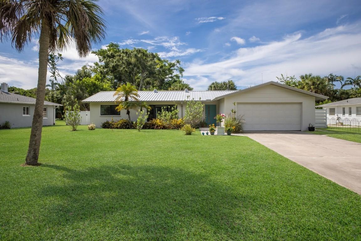 426 N Shore Dr., Sarasota, FL 34234
