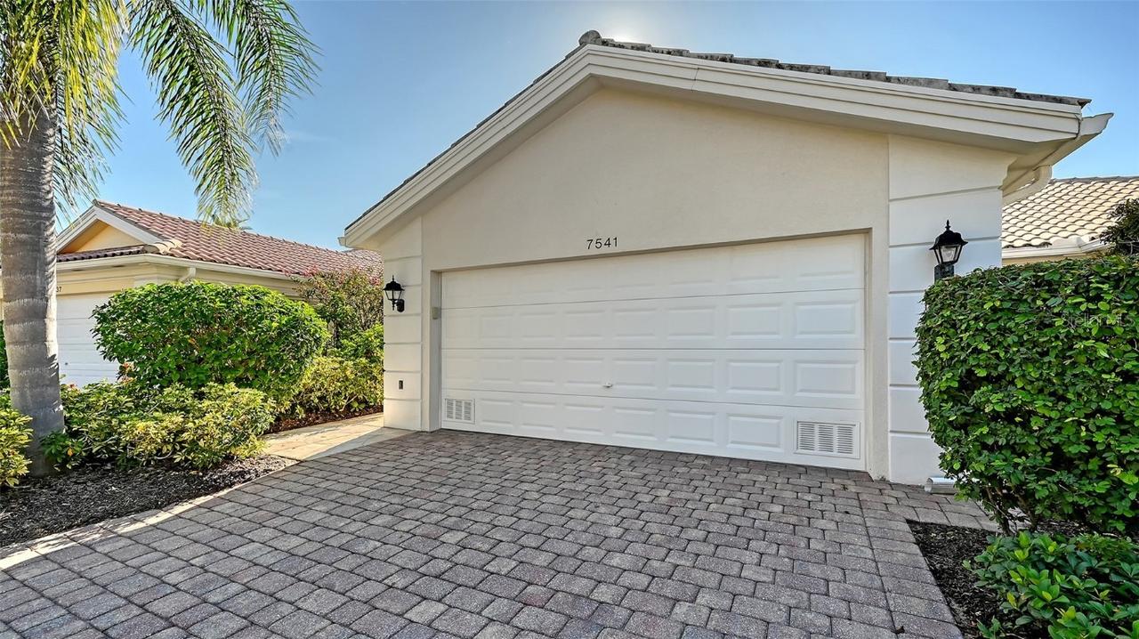 7541 Pesaro Dr., Sarasota, FL 34238