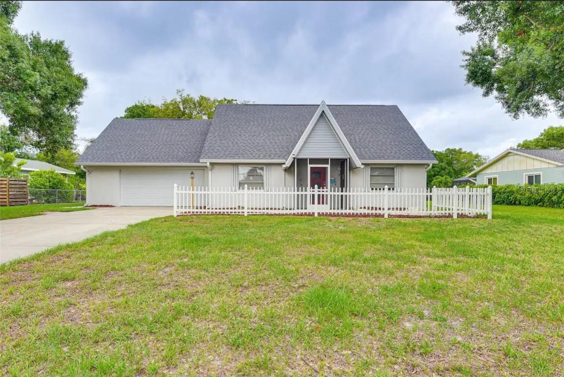 4831 Greenleaf Rd., Sarasota, FL 34233