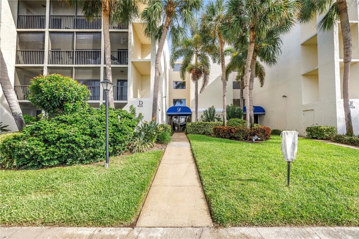 6116 43rd St. #104D, Bradenton, FL 34210