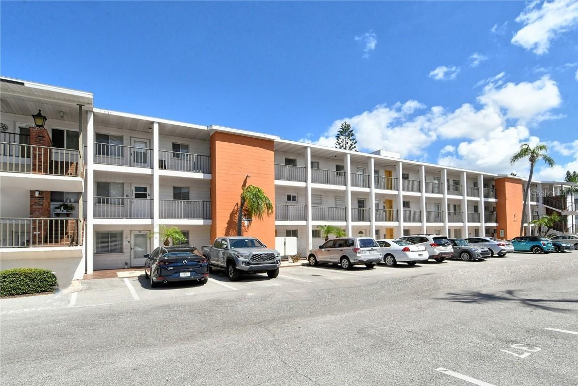 2303 Canal Dr. #F7, Bradenton, FL 34207