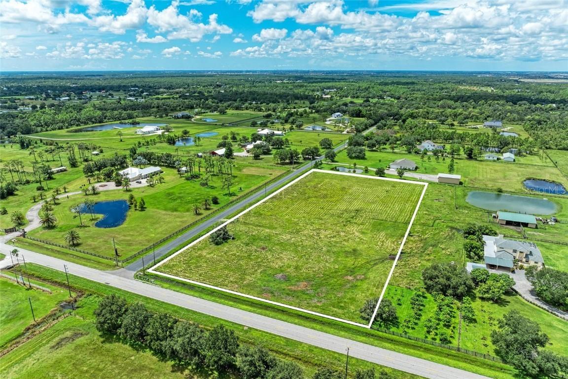 23221 63rd Ave., Bradenton, FL 34211