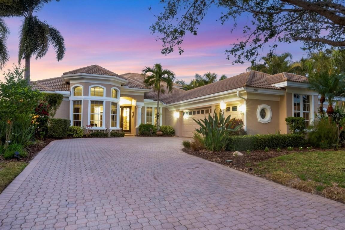 7041 Beechmont Ter., Lakewood Ranch, FL 34202