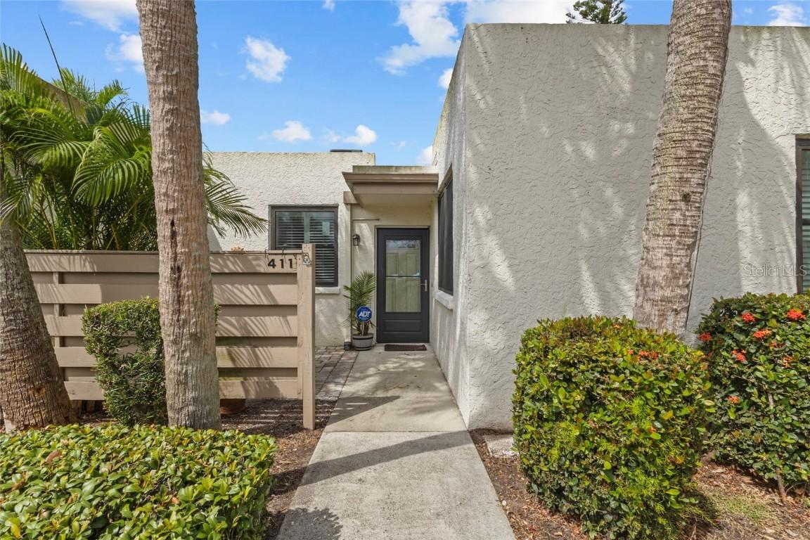 411 Palm Tree Dr., Bradenton, FL 34210