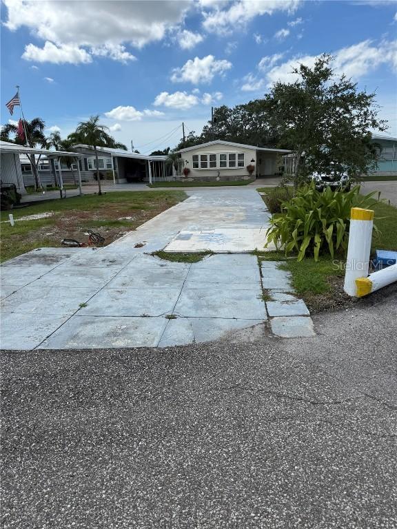 208 Tankey Dr., Palmetto, FL 34221