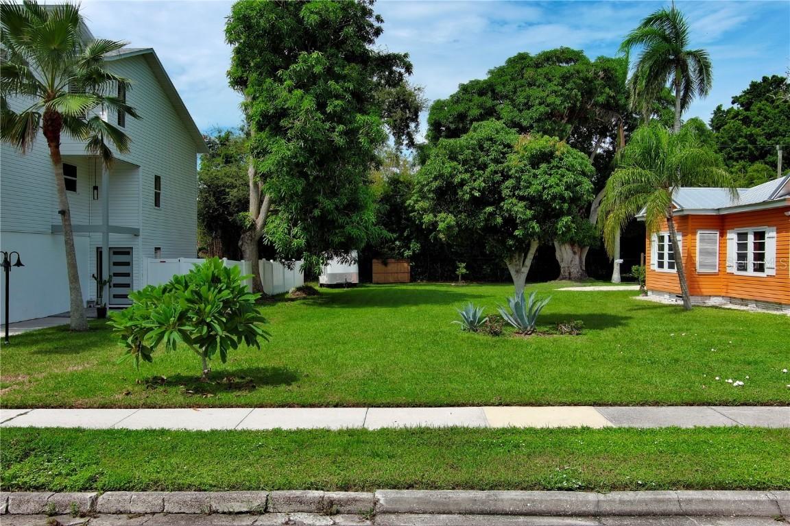 84th St., Bradenton, FL 34209