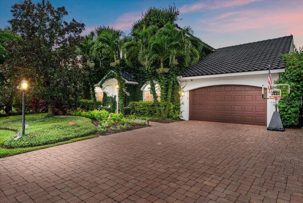 213 Gaines Ave., Sarasota, FL 34243